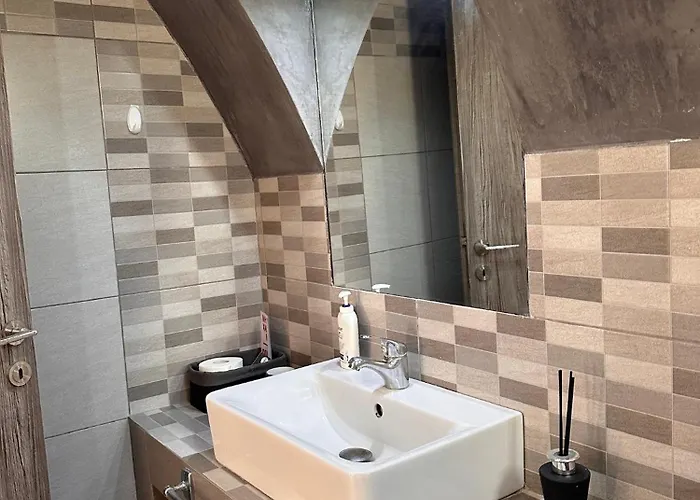 Cycladic Relaxation Corner Fira (Santorini)